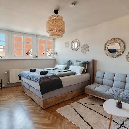 Boho Design Studio - Historic City Center With Free Parking & Aircon By Hero Homes Graz Exterior foto