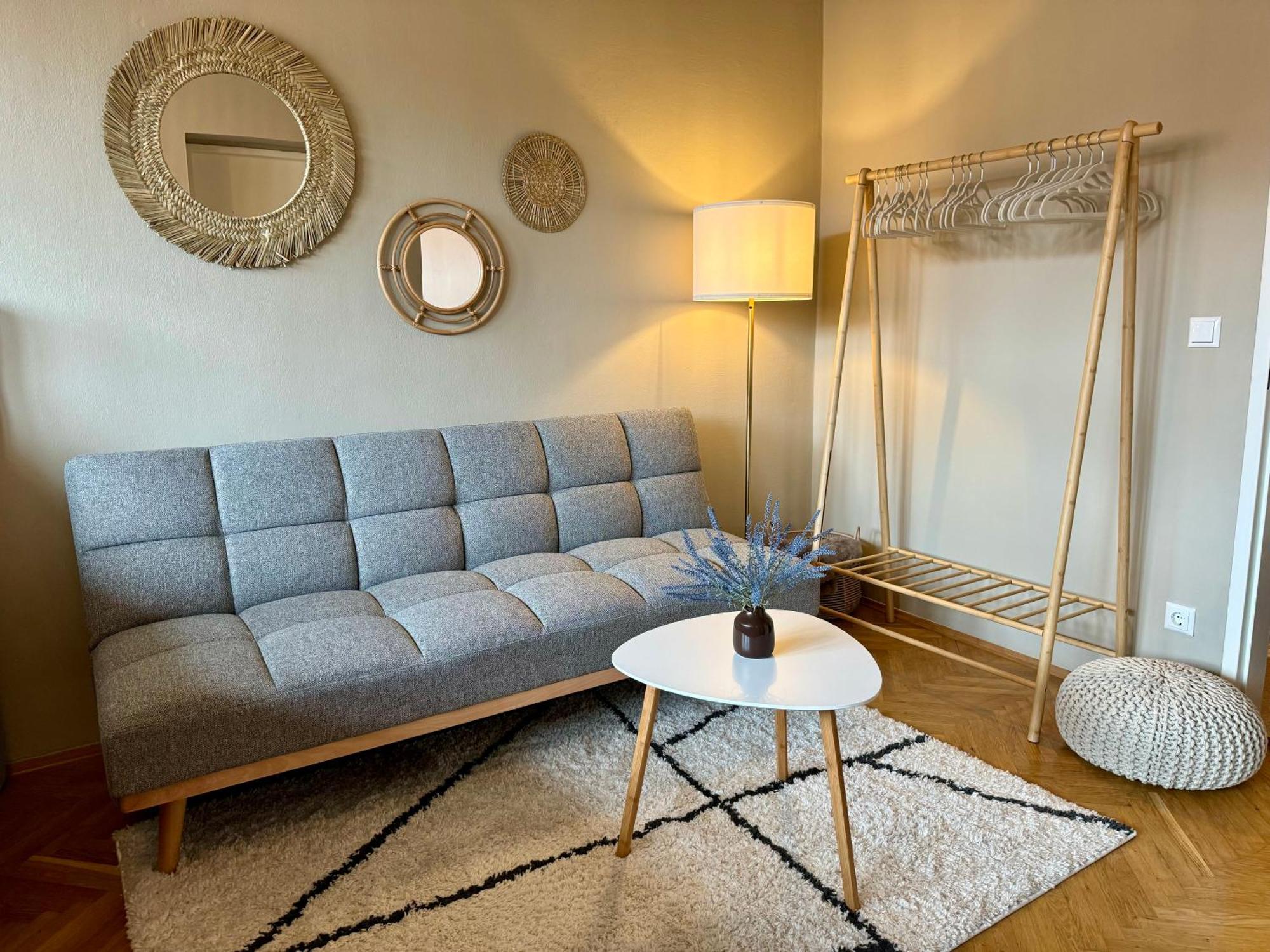 Boho Design Studio - Historic City Center With Free Parking & Aircon By Hero Homes Graz Exterior foto